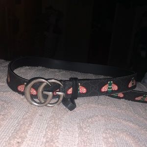 Gucci size 32 belt
